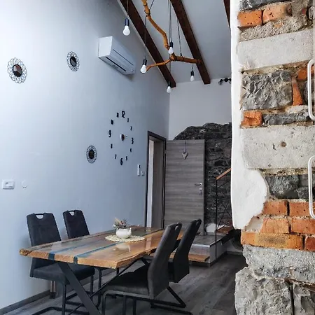 Homestead Zavadlal - Domacija Zavadlal Apartamento Komen