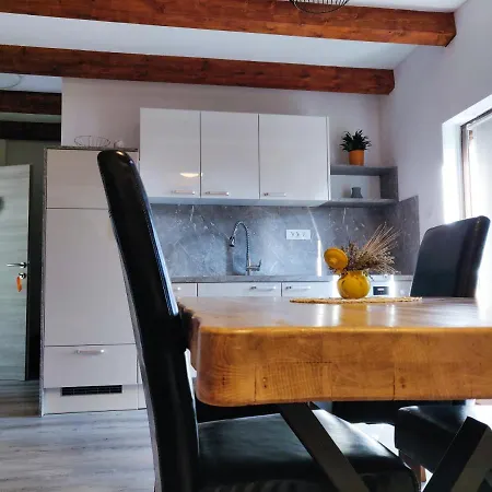 Homestead Zavadlal - Domacija Zavadlal Apartament Komen