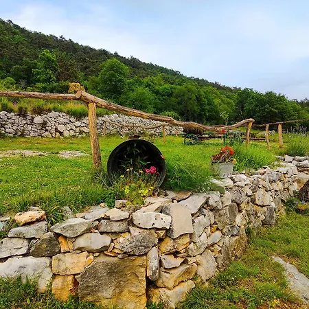 Homestead Zavadlal - Domacija Zavadlal * Komen