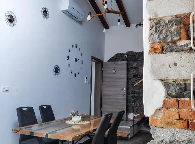 Homestead Zavadlal - Domacija Zavadlal Apartment Komen