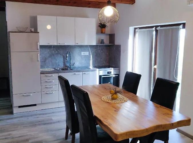 Homestead Zavadlal - Domacija Zavadlal Lägenhet Komen