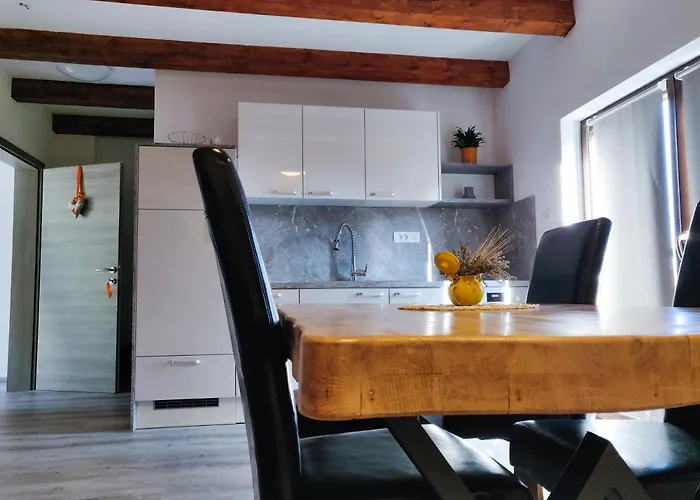 Homestead Zavadlal - Domacija Zavadlal Lägenhet Komen