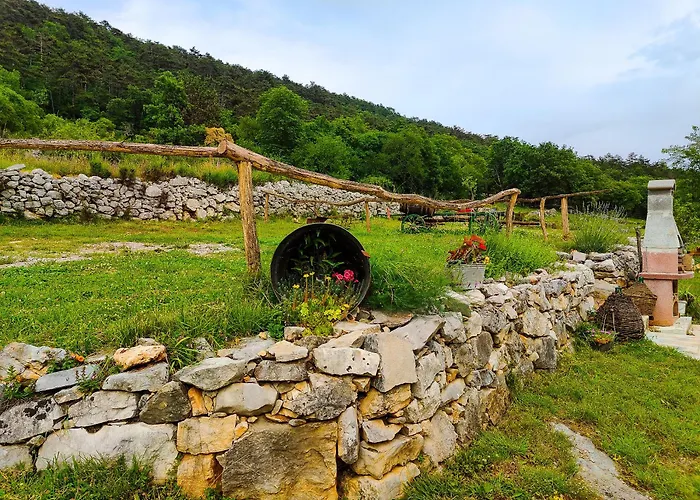 Homestead Zavadlal - Domacija Zavadlal * Komen